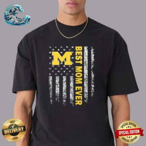 Michigan Wolverines Best Mom Ever American Flag Happy Mother’s Day Vintage T-Shirt