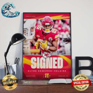 Welcome Clyde Edwards-Helaire Back To Kansas City Chiefs Home Decor Poster Canvas